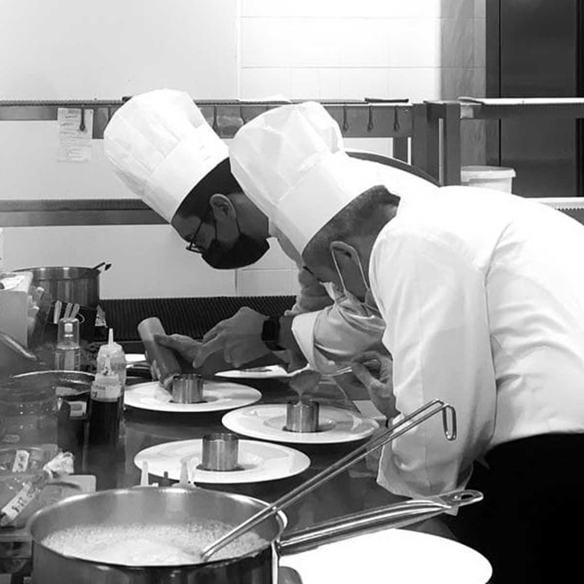 Chef Lombardelli Emiliano in cucina al Ristorante Argentario