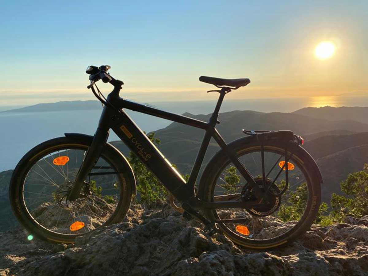 bici in hotel con ricarica auto elettrica