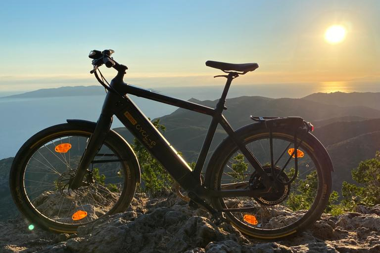 pirelli e-bike for the cycling retreat in tuscany