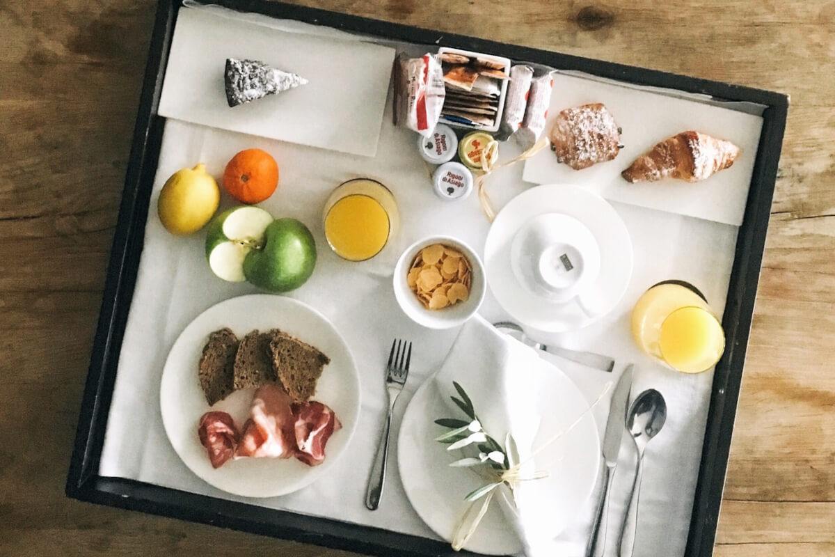 it:colazione in suite di lusso | en:luxury in-suite breakfast